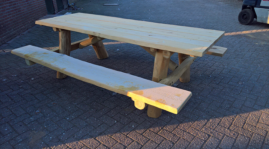 Varna Robinia houten picknicktafel - Panna en meubilair - Robinia houten speeltoestellen - LuduQ speeltoestellen